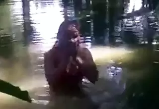 bangla girl rina bathing relative to leisure pool